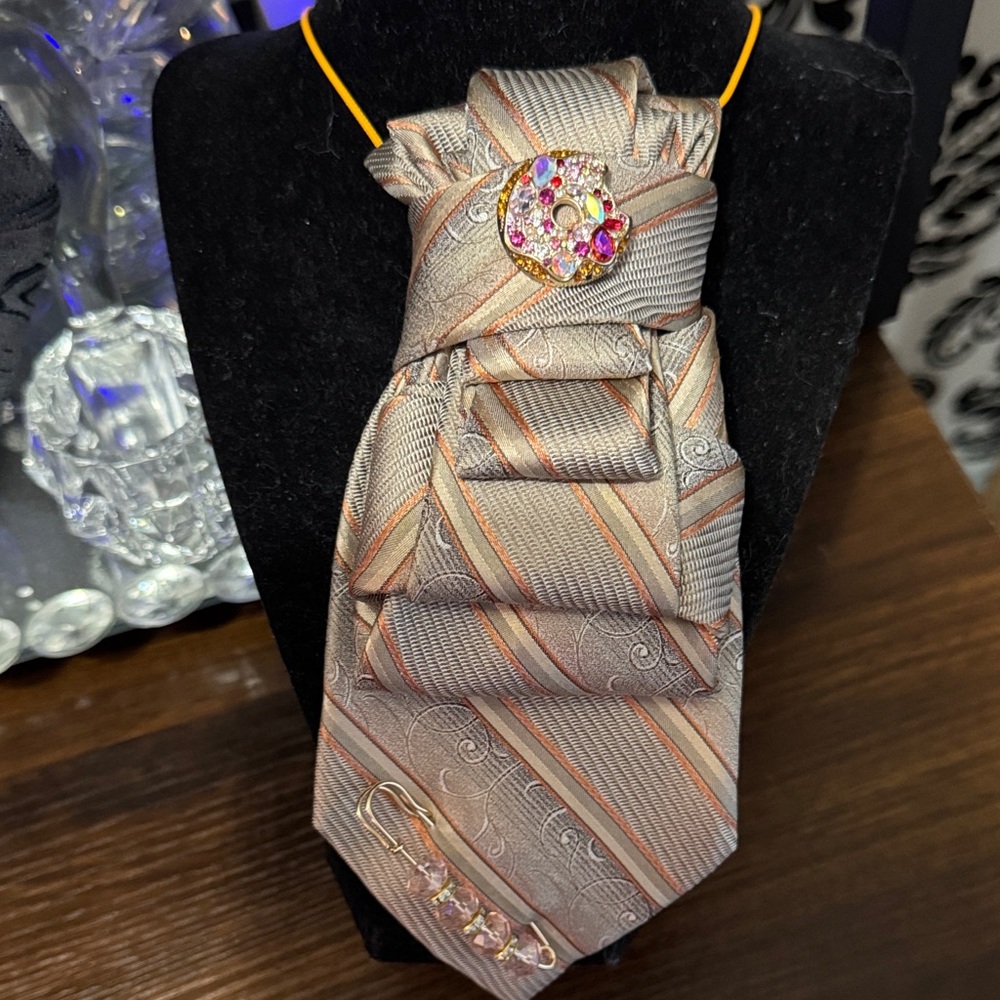 Elegant Gray and Orange Men's Tie with Brooch